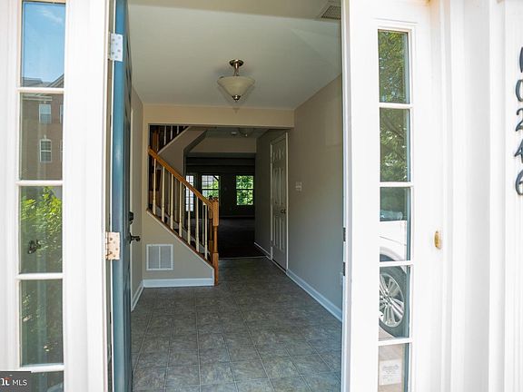 3rd image of 10246 Whitworth Ln