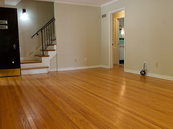 3rd image of 429 E Meyer Blvd #Meyerbe429