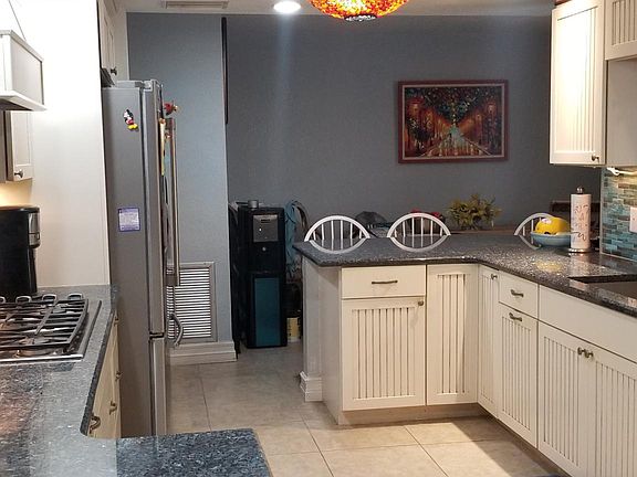 2nd image of 1206 NE Oceanview Cir