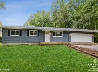 8503 Garrison Rd, Wonder Lake, IL 60097