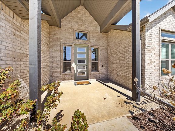 2nd image of 5950 Poppy Ave