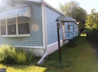 25 Red Cliff Village Ln, Upper Black Eddy, PA 18972