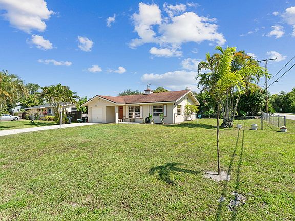 2nd image of 3602 Ivanhoe Avenue