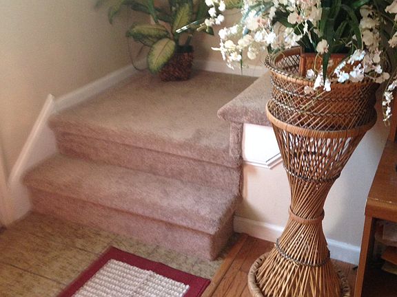 Landing to stairwell 