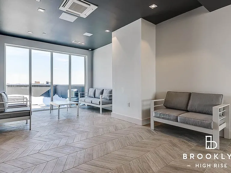 1010 Rogers Ave #4C — Photo 11