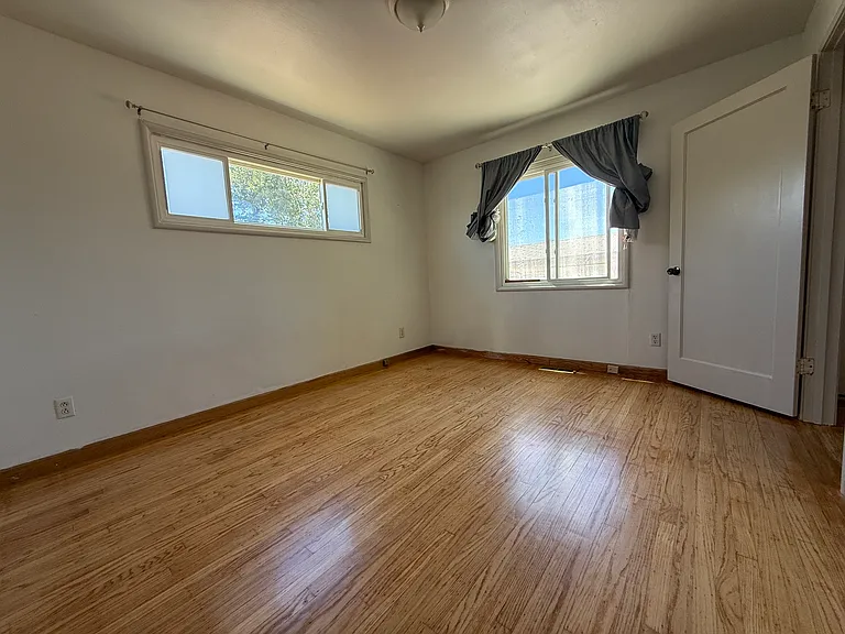 19227 Vaughn Ave — Photo 16