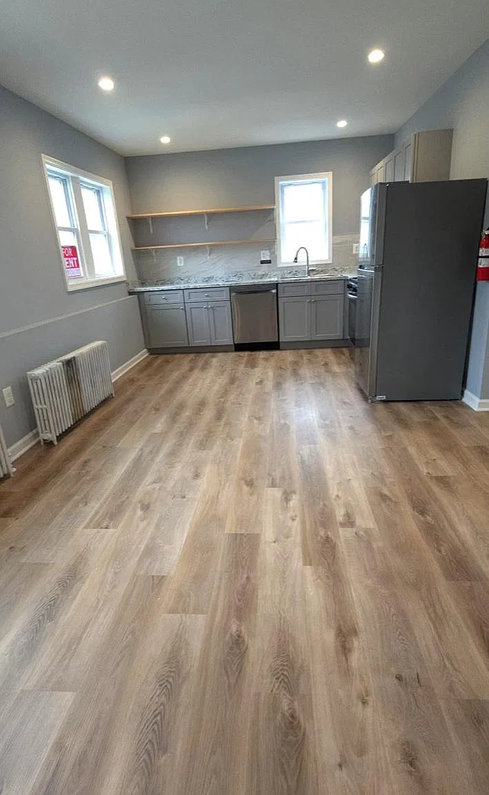 3 bed, 1.0 bath, 838 sqft, $1,989 — Photo 3