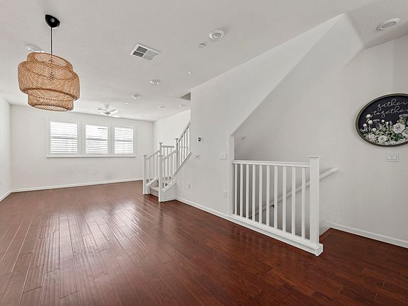 3rd image of 211 Rosarno Ct