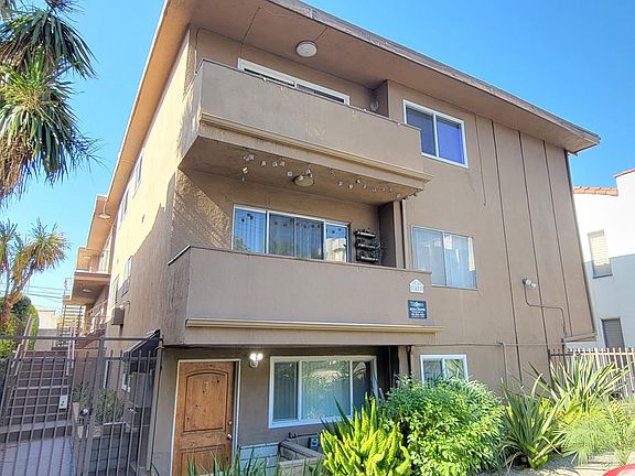 3rd image of 1433 S Holt Ave #B2