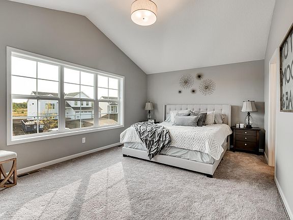 5th image of 609 47th Ave NE