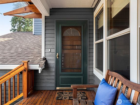 4th image of 16515 126th Avenue NE