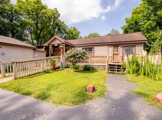 9524 Red Arrow Hwy, Watervliet, MI 49098