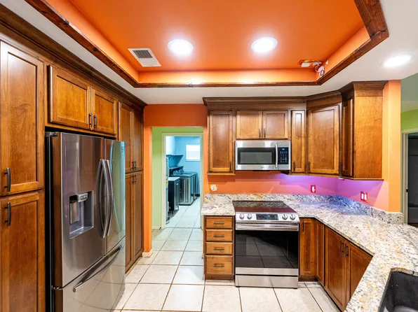381 SW Lucero Drive, Port St Lucie, FL 34983