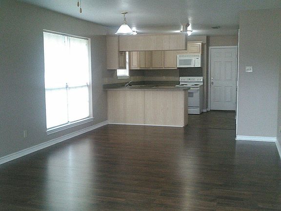 4th image of 108 Henson Ct