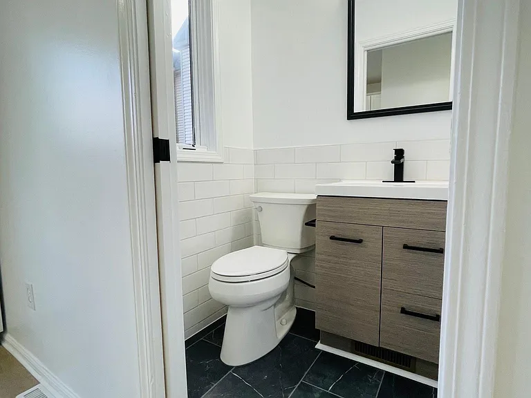 43 Adams St — Photo 6