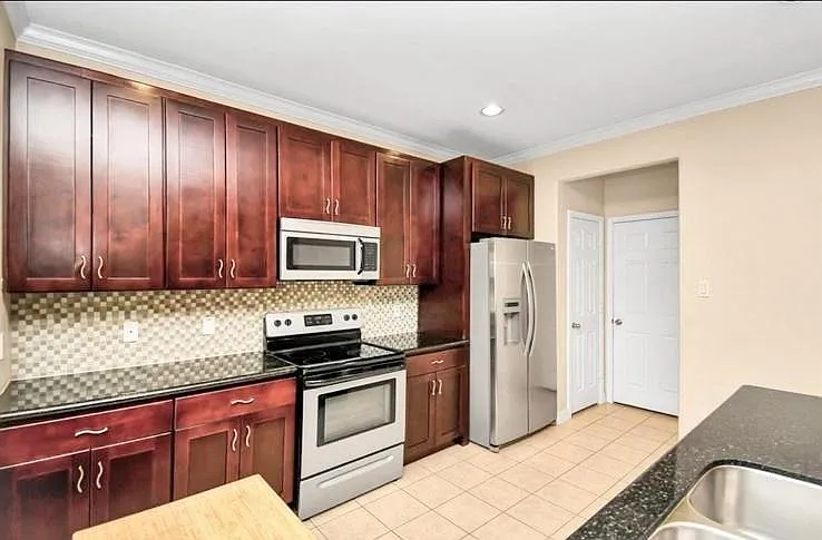 3 bed, 2.5 bath, 2225 sqft, $2,950 — Photo 4