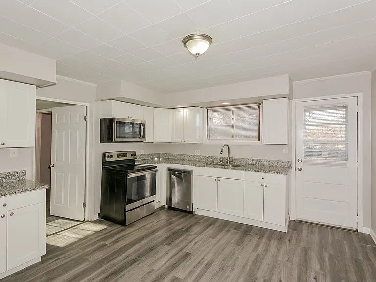 417926_021_kitchen_13458437.jpg