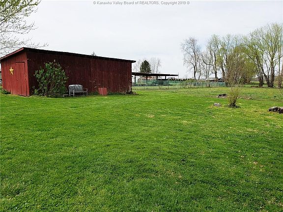 2nd image of 161 Honeysuckle Dr