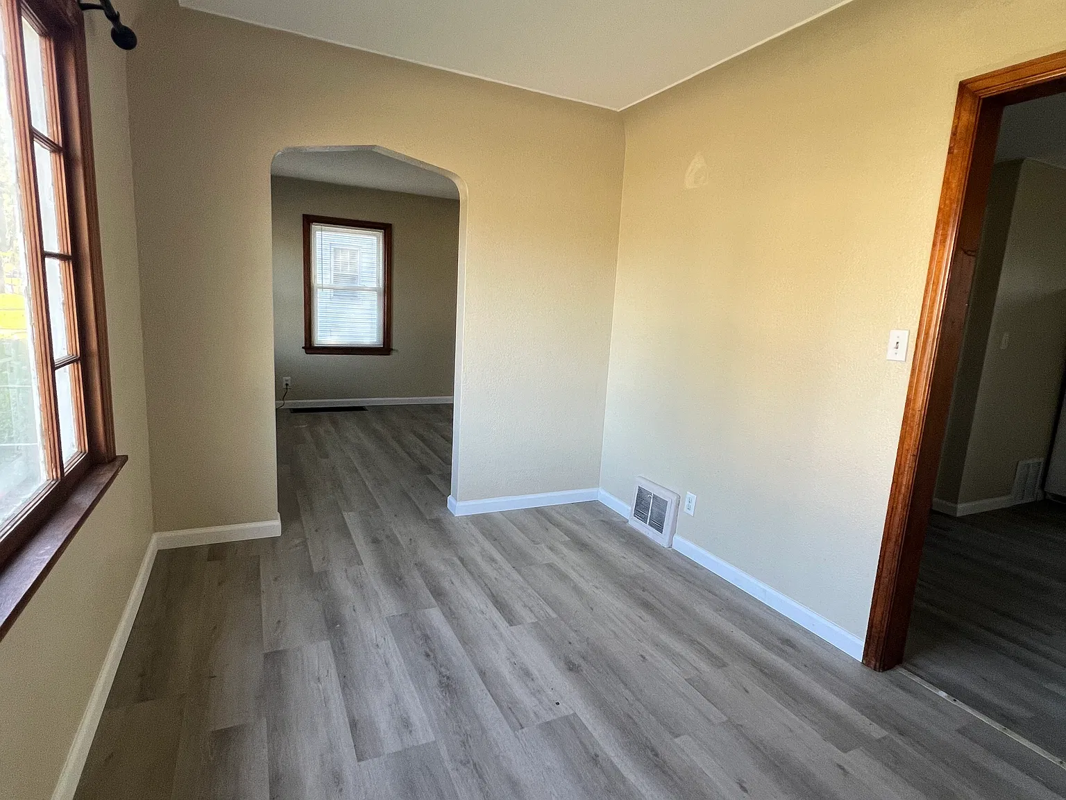 3 bed, 1143 sqft, $1,300 — Photo 4