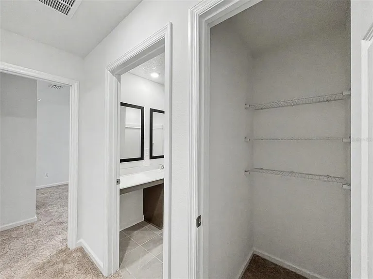 55 Signet Cir — Photo 35