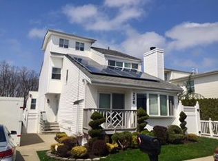 236 Green Valley Rd, Staten Island, NY 10312