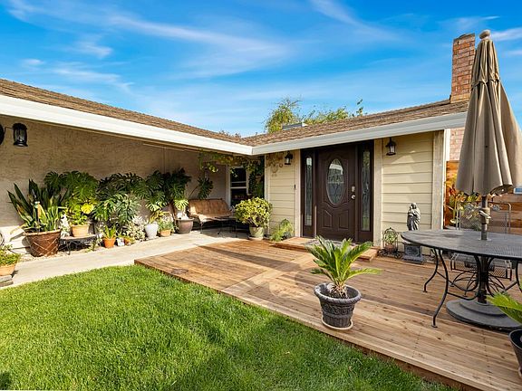 3rd image of 7352 Verdugo Way