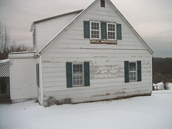 2nd image of 124 Pine St