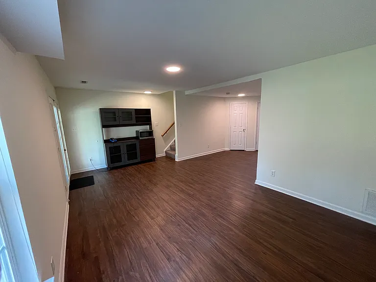 507 Stafford Glen Ct — Photo 9