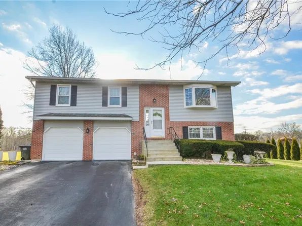 1951 Pierce Dr S, Whitehall, PA 18052