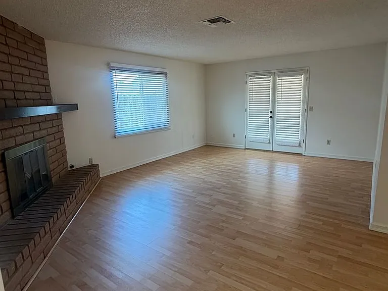 2103 Beechwood Ct — Photo 11