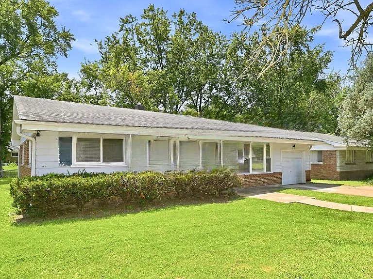 929 Lebon Dr — Photo 6