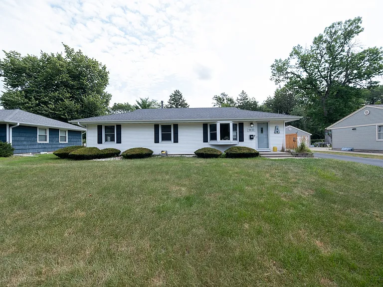 9433 Chicago Ave S — Photo 36