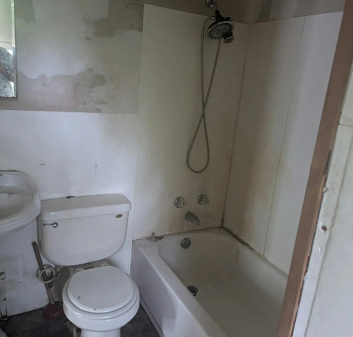 908 West Mac Queen Avenue — Photo 3