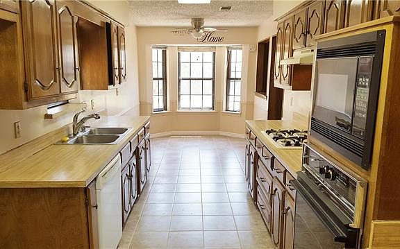 5th image of 1106 Lupine Dr