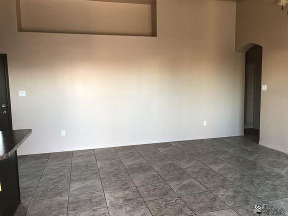 2nd image of 4033 E San Francisco St