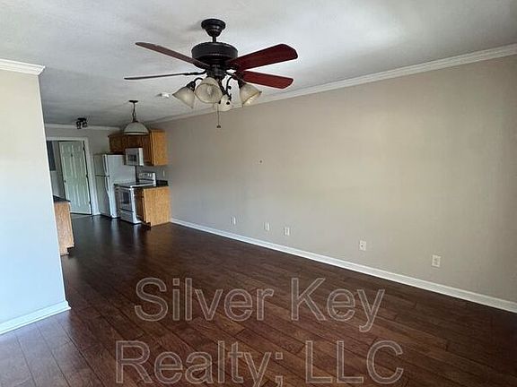 3rd image of 1515 W Madison Ave #1C