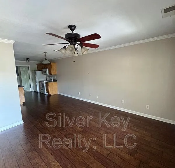 1515 W Madison Ave #1C — Photo 3