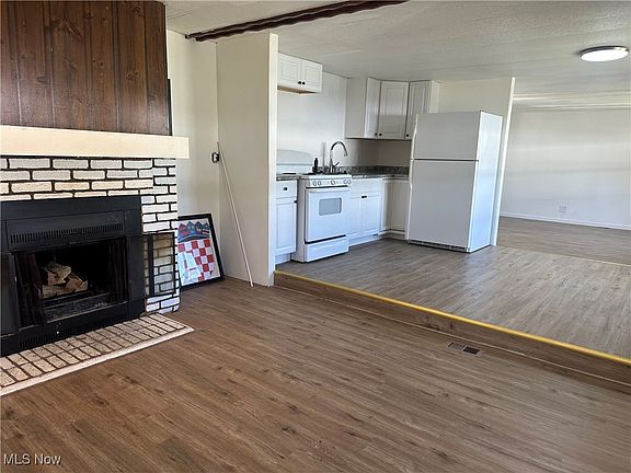 3rd image of 9151 Mentor Ave #B19