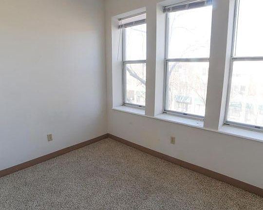 5th image of 5578 Pershing Ave APT 31