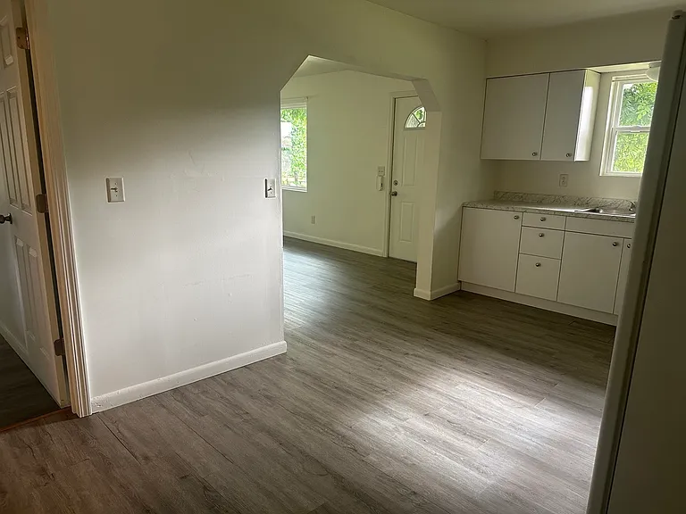 540 N Diamond Blvd — Photo 9