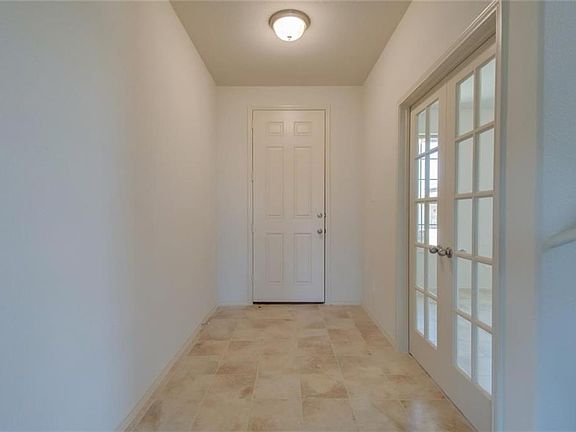4th image of 4244 Glen Abbey Dr