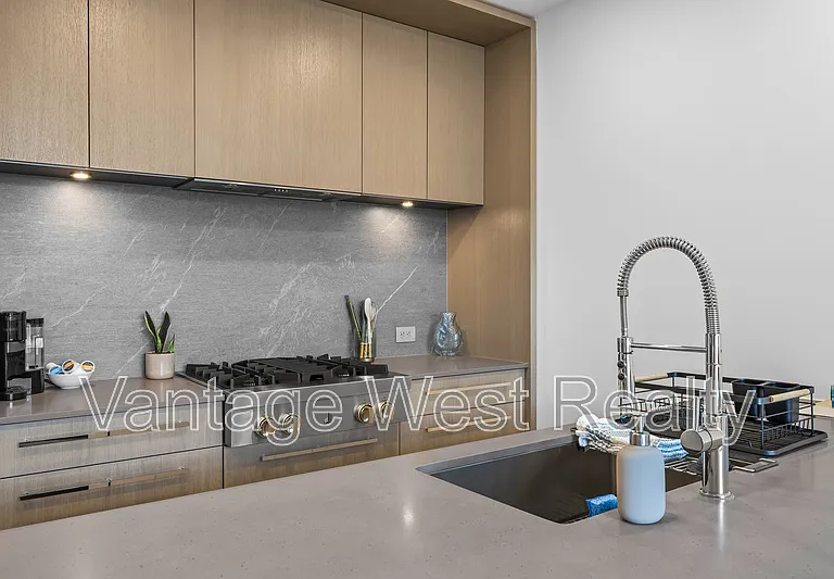 3389 Lakeshore Rd #210 — Photo 33