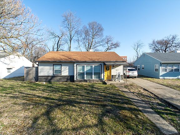 2nd image of 1459 E Lynn Dr