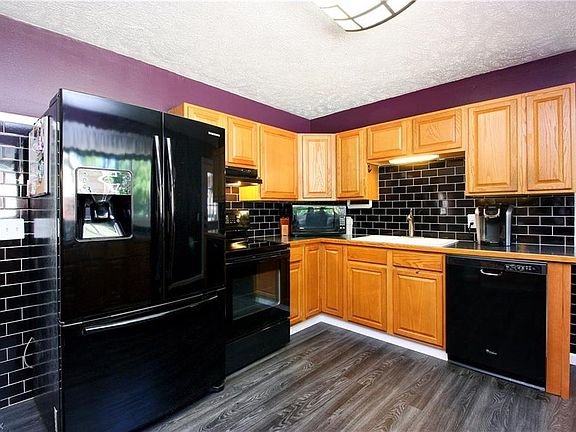 5th image of 3675 Charring Cross Dr
