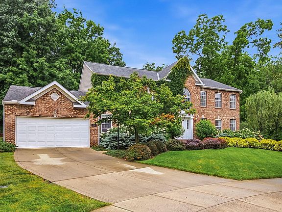 2nd image of 73 Woodhaul Ct