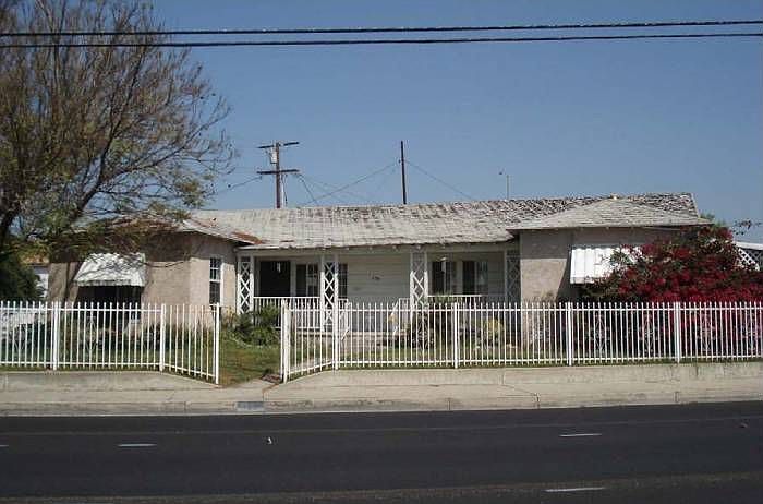 2nd image of 195 W Orange Grove Ave