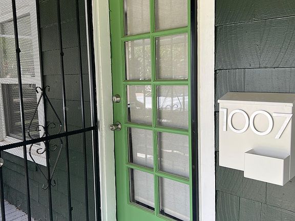 3rd image of 1007 E 75th Ter