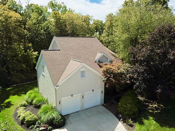 4th image of 9285 Shallow Creek Dr