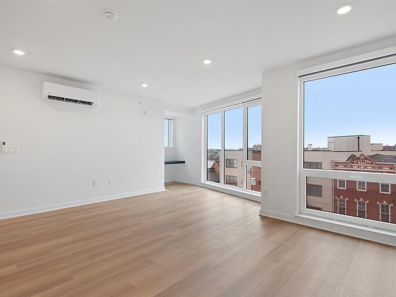 3rd image of 828 N 2nd St #211
