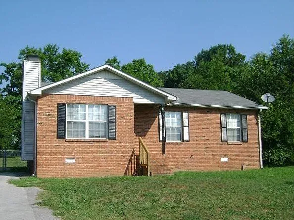 201 Golden Pond Ave — Photo 1